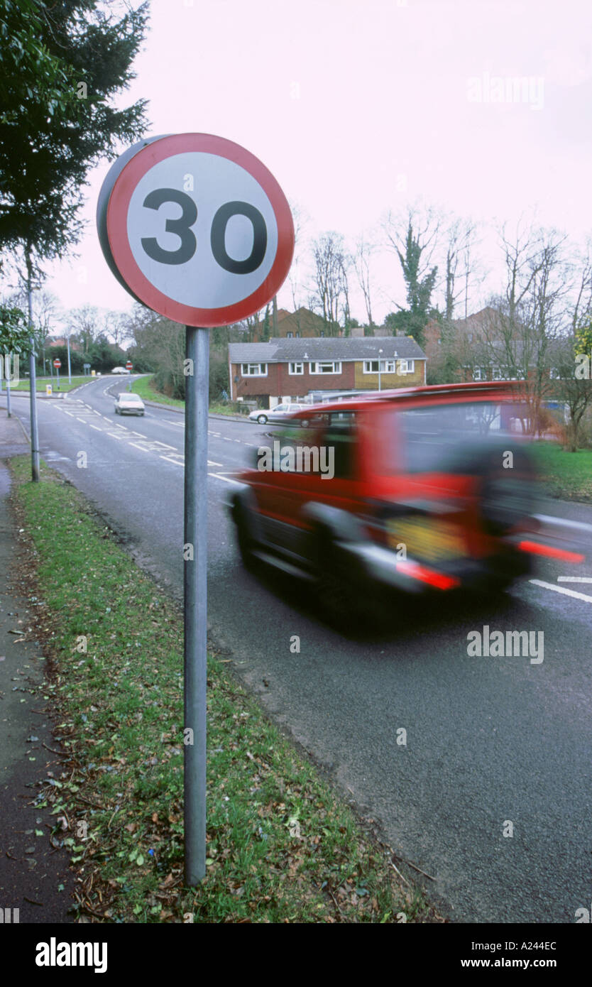 30 km/h Höchstgeschwindigkeit Zeichen Stockfoto