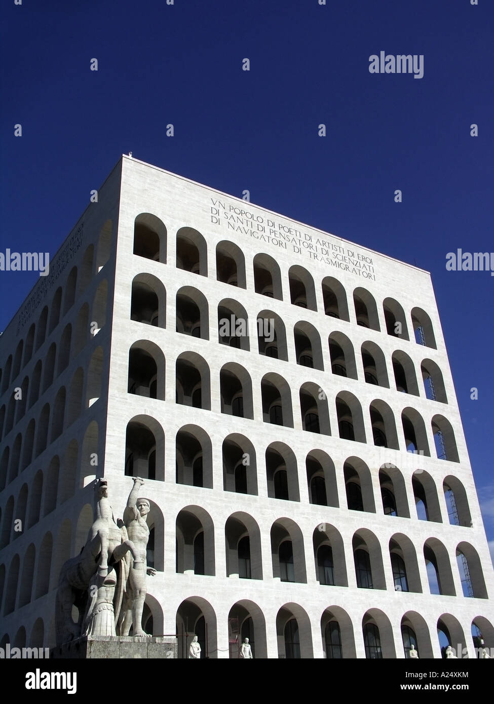 Roma, Italien, Euro, faschistische Architektur und Skulptur, Palast der Nation, mediterraneo Stockfoto