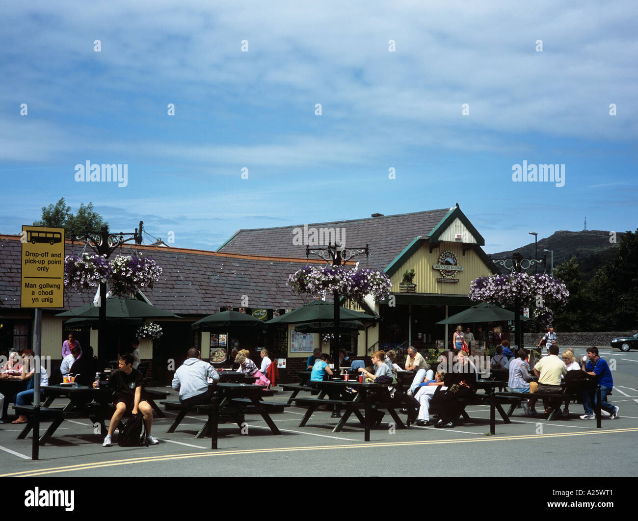 LLANBERIS Bahnhof TICKET OFFICE und Café für die Snowdon Bergbahn. Llanberis Gwynedd Nordwales UK Stockfoto