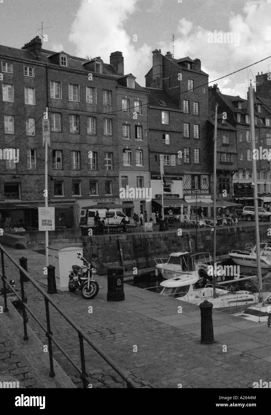 Charakteristischen Blick auf Honfleur alten Hafen Ärmelkanal Ärmelkanal Normandie Normandie Westfrankreich Nordeuropa Stockfoto