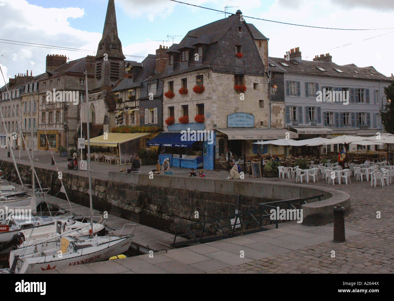 Charakteristischen Blick auf Honfleur alten Hafen Ärmelkanal Ärmelkanal Normandie Normandie Westfrankreich Nordeuropa Stockfoto