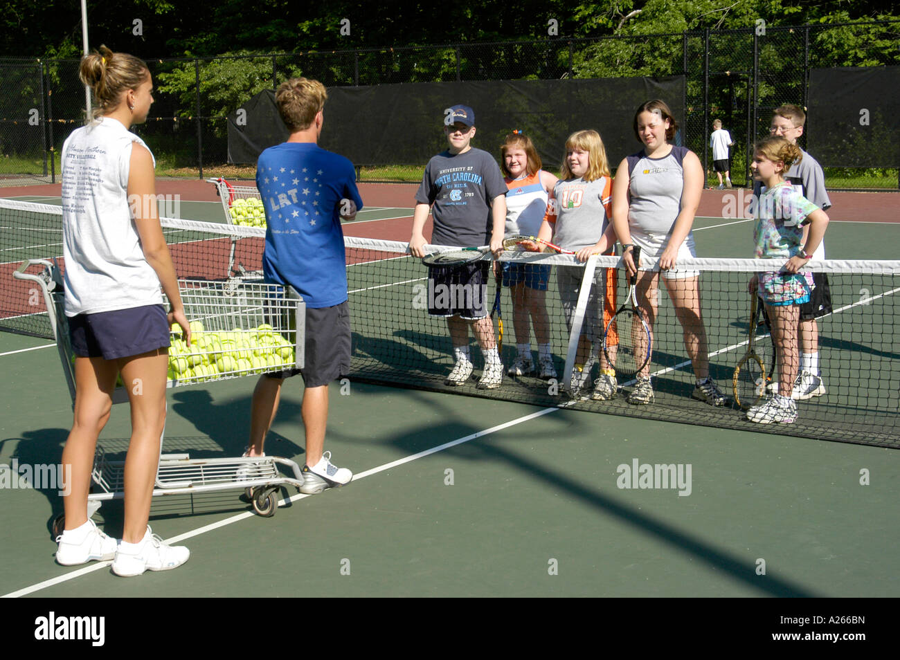 Tennisunterricht -Fotos und -Bildmaterial in hoher Auflösung