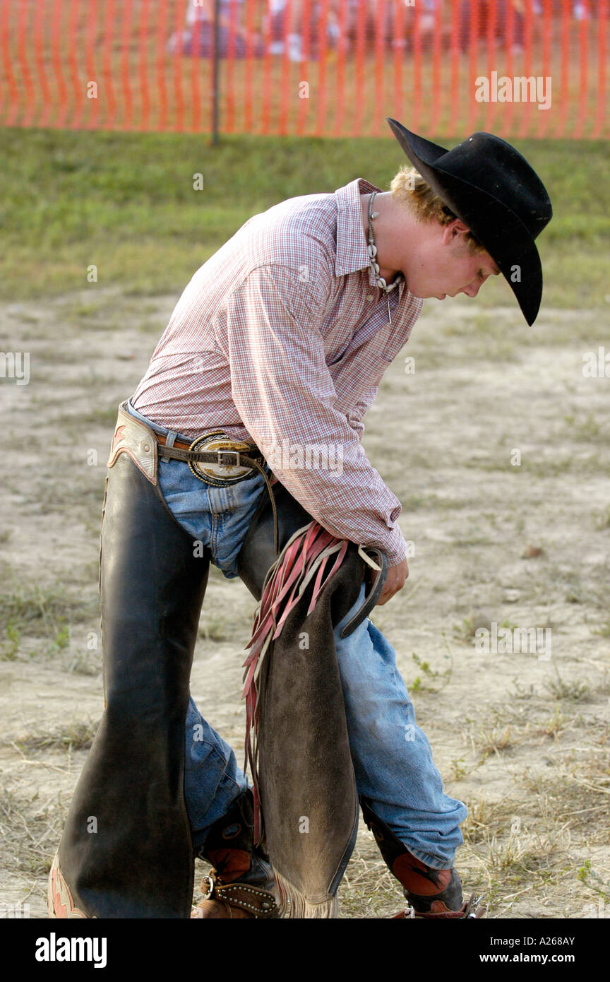 Cowboys entspannen vor der Teilnahme an einem Rodeo-event Stockfoto