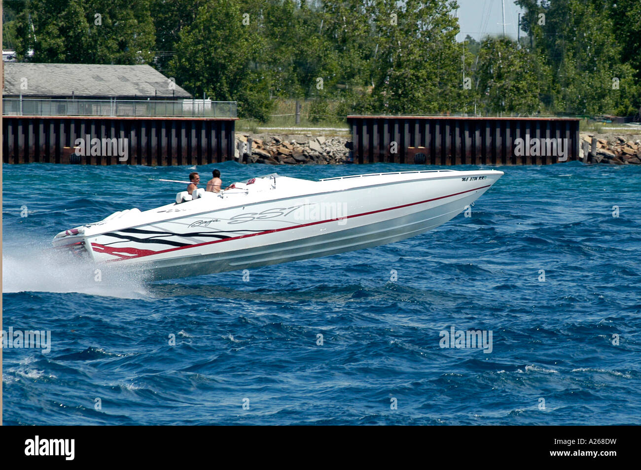 Sportboote auf dem Lake Michigan in der Nähe von Milwaukee Wisconsin Stockfoto