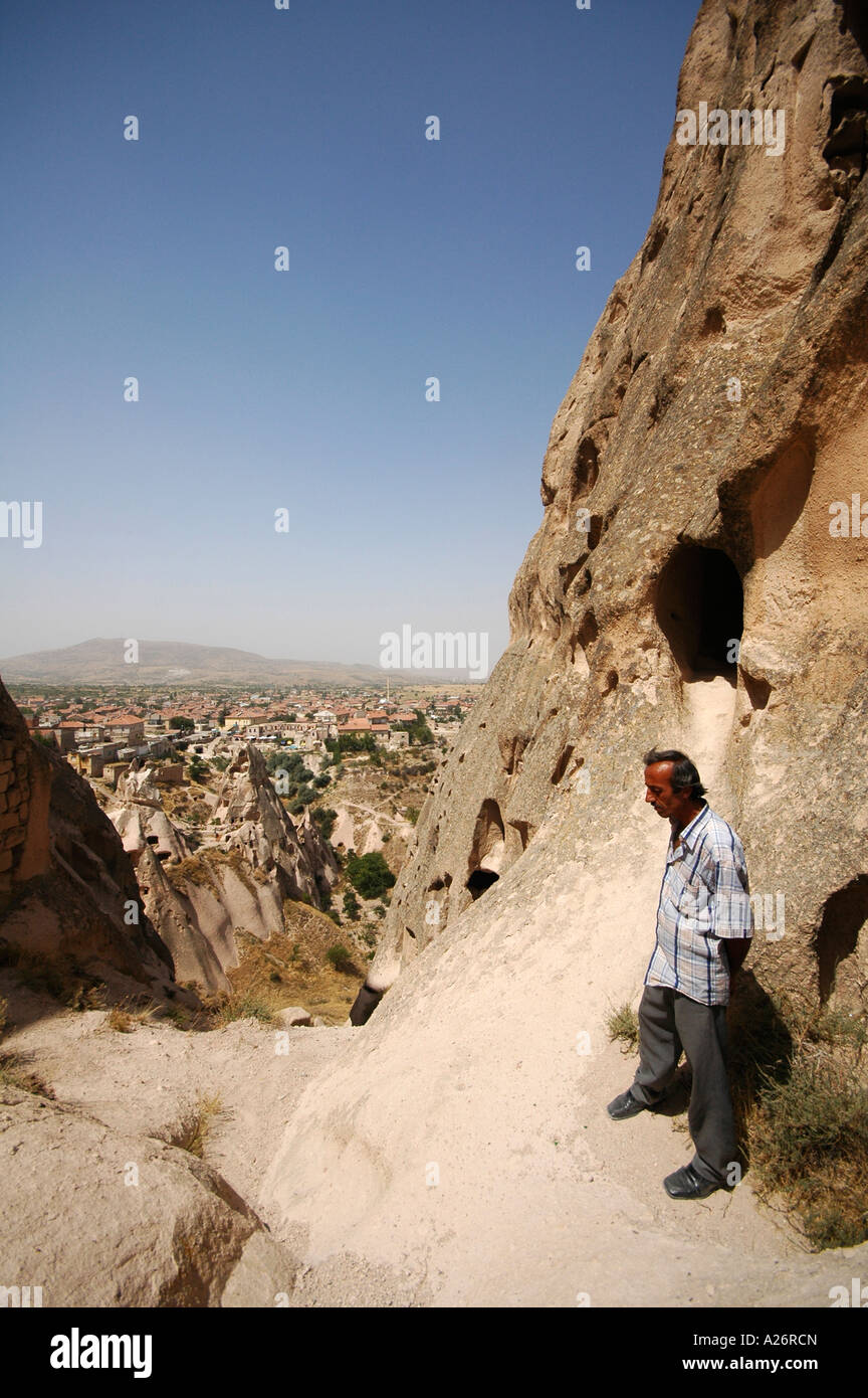 Entfernt alte Höhlenwohnungen in den Fels gehauenen, Burg, Uchisar, Kappadokien, Anatolien, Türkei, Asien Stockfoto