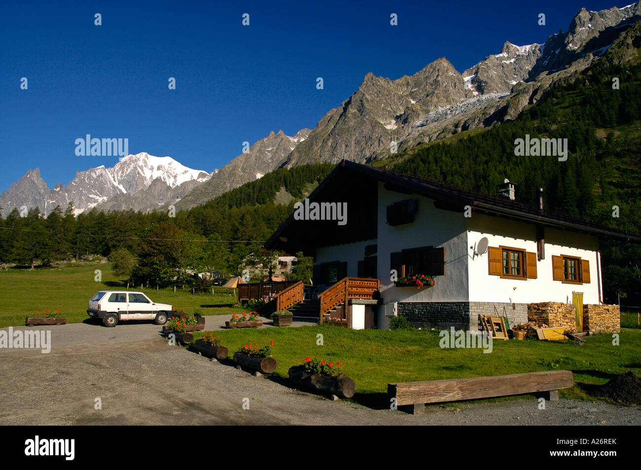 Frettchen Sie Valley Restaurant und Mont Blanc, Monte Bianco, Italienische Alpen, Italien, Europa Stockfoto