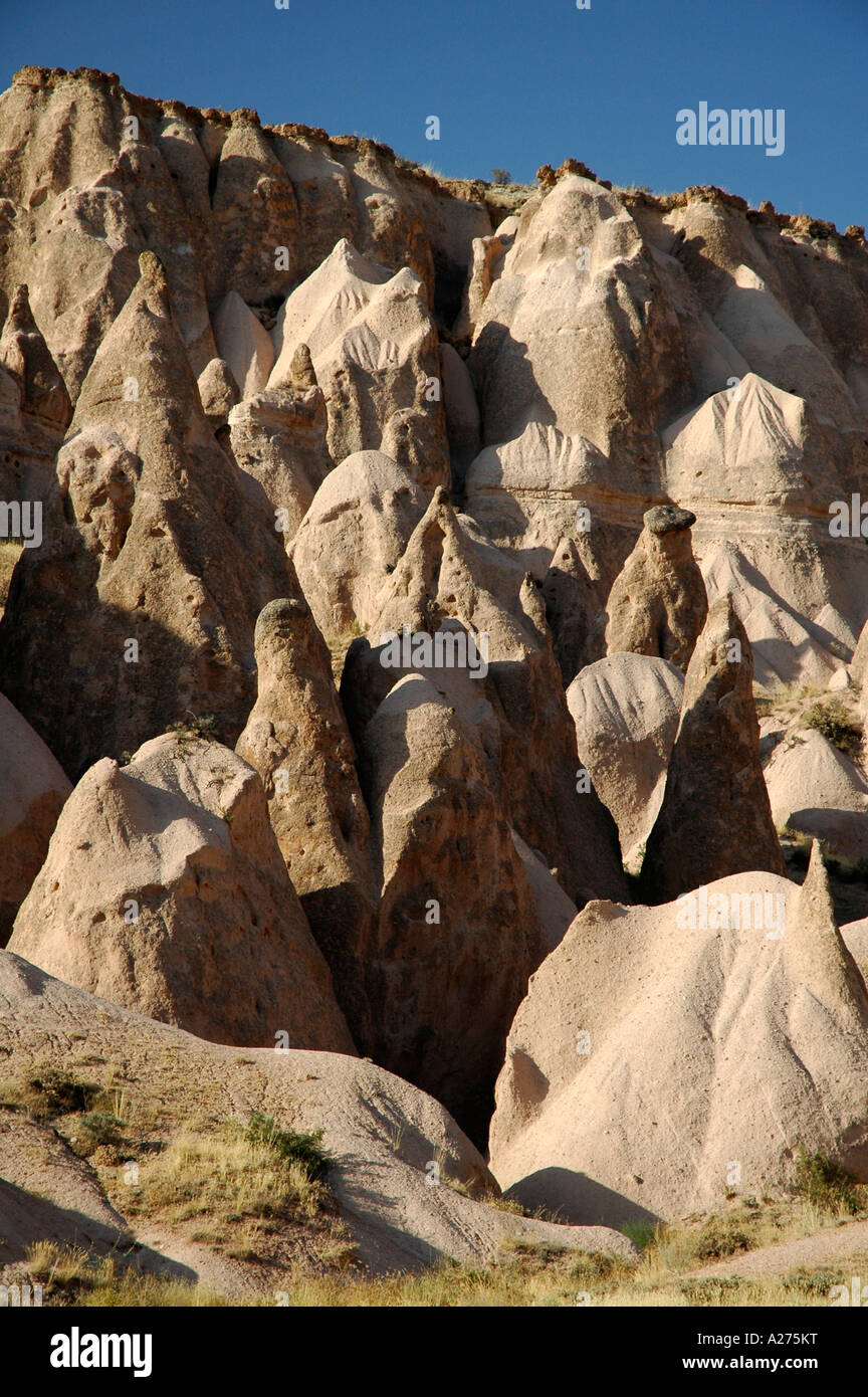 Felsformationen rund um Göreme, Kappadokien, Türkei, Asien Stockfoto