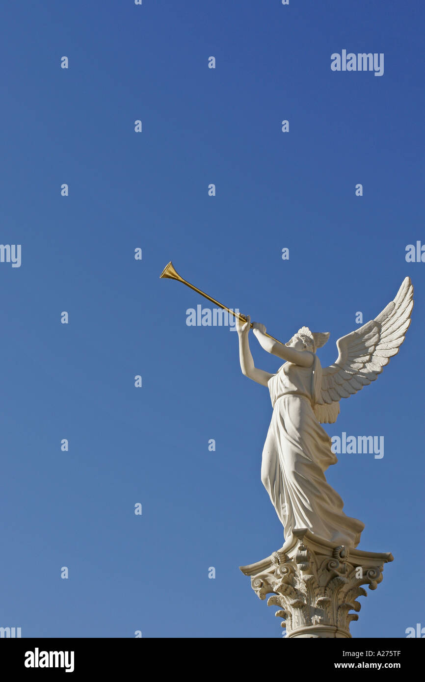 Engel mit trompete -Fotos und -Bildmaterial in hoher Auflösung – Alamy