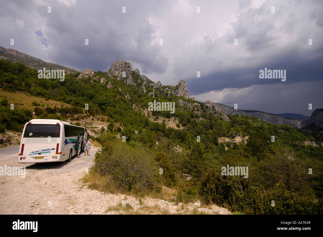 Busparkplatz in der Nähe von Aussichtspunkt, Verdon-Schlucht, George du Verdon, Frankreich Stockfoto