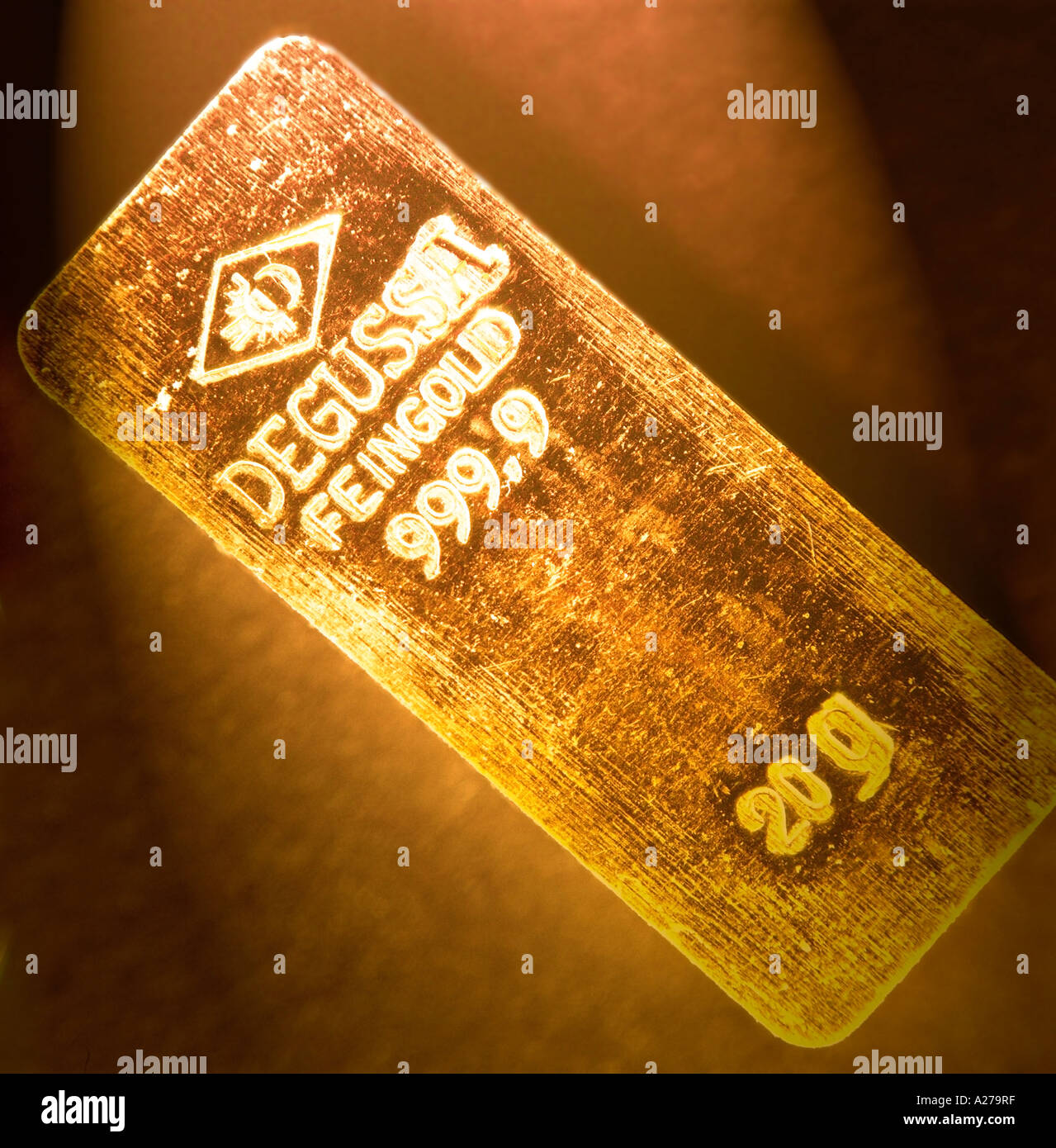 Goldbarren mit einem Gewicht von 20g von der Firma Degussa Deutschland Stockfoto
