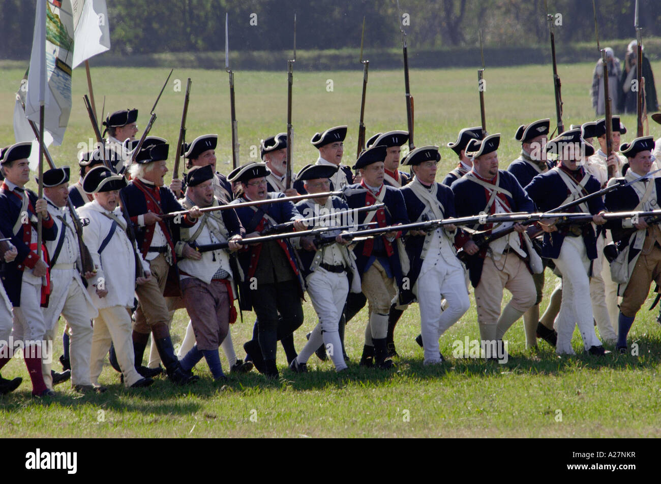 Kontinentalen Armee reenactors voraus bei Yorktown battlefield Virginia. Digitale Fotografie Stockfoto