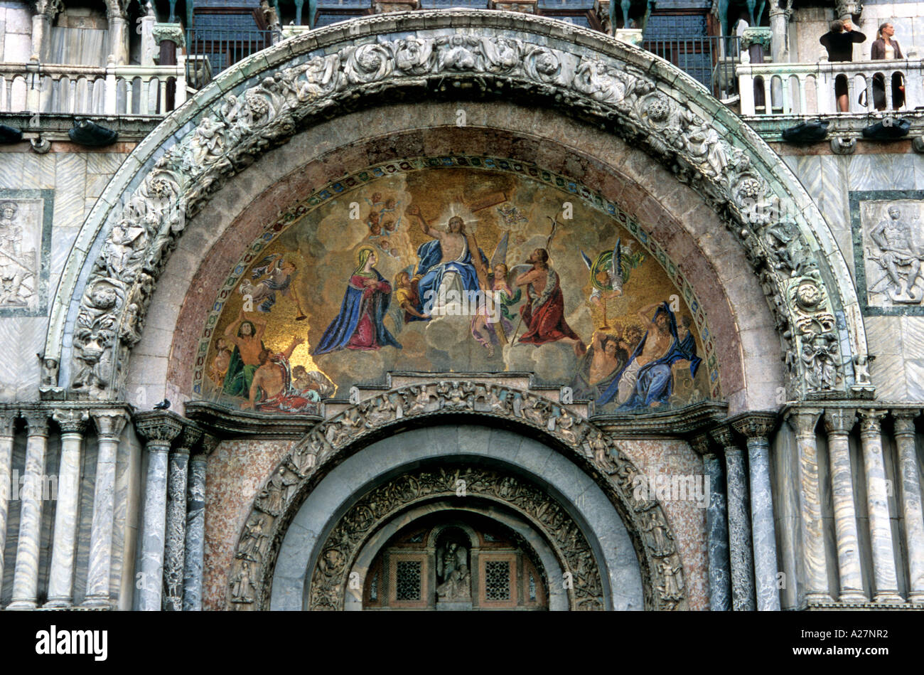 Fassade-Portale, St. Markus Basilika, Venedig, Italien Stockfoto