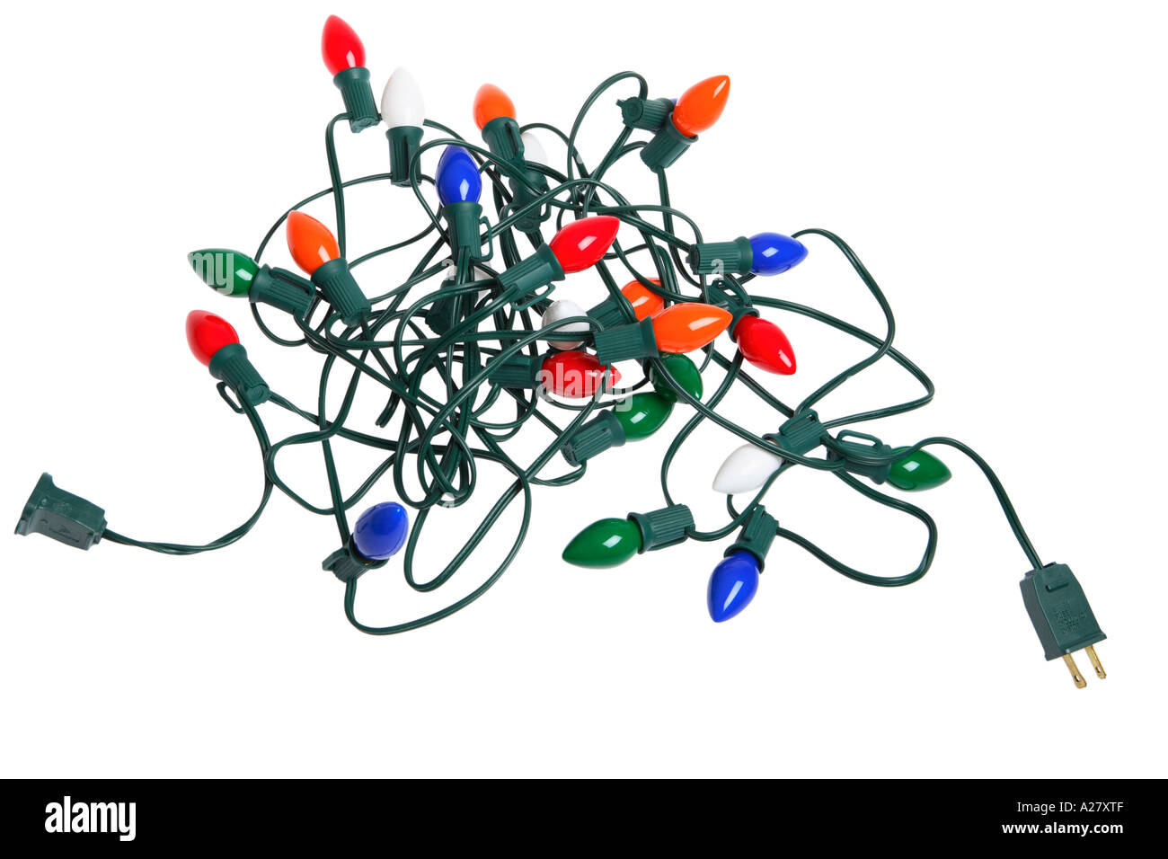 Strang der Weihnachtsbaum leuchtet auf weißem Hintergrund Stockfoto