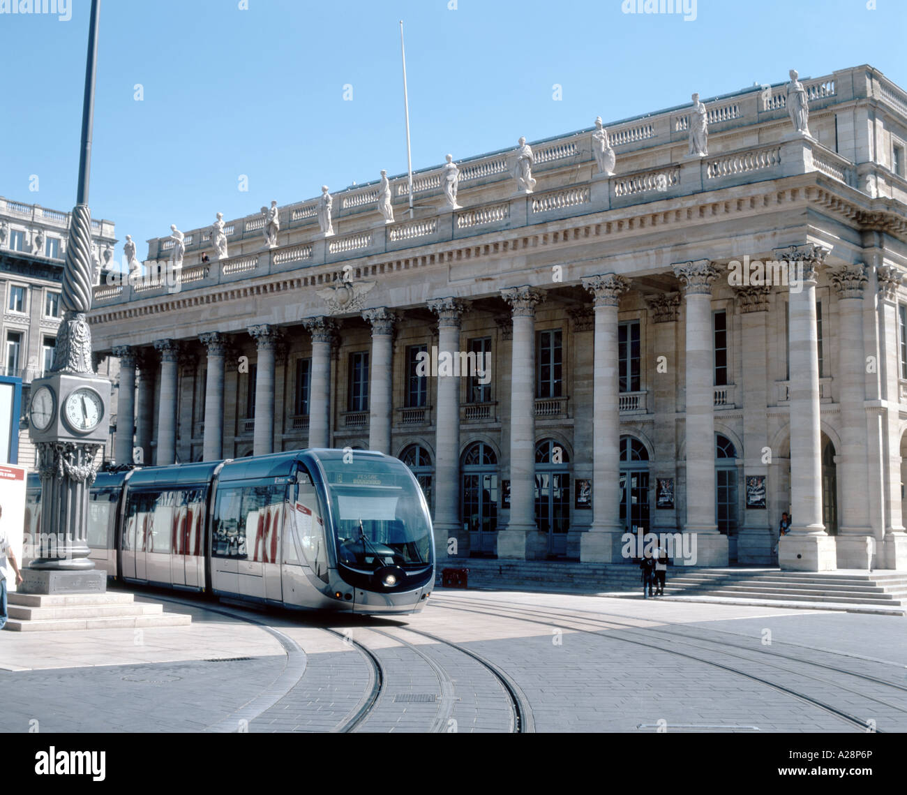 Stadt Straßenbahn, Place De La Comedie, Bordeaux, Gironde, Aquitanien, Frankreich Stockfoto