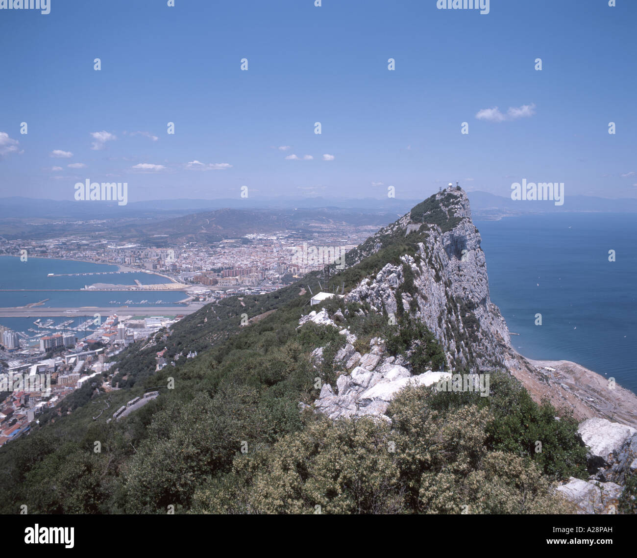 Spanische Festland und Felsen von Gibraltar aus Linea Rock Lookout, Gibraltar Stockfoto