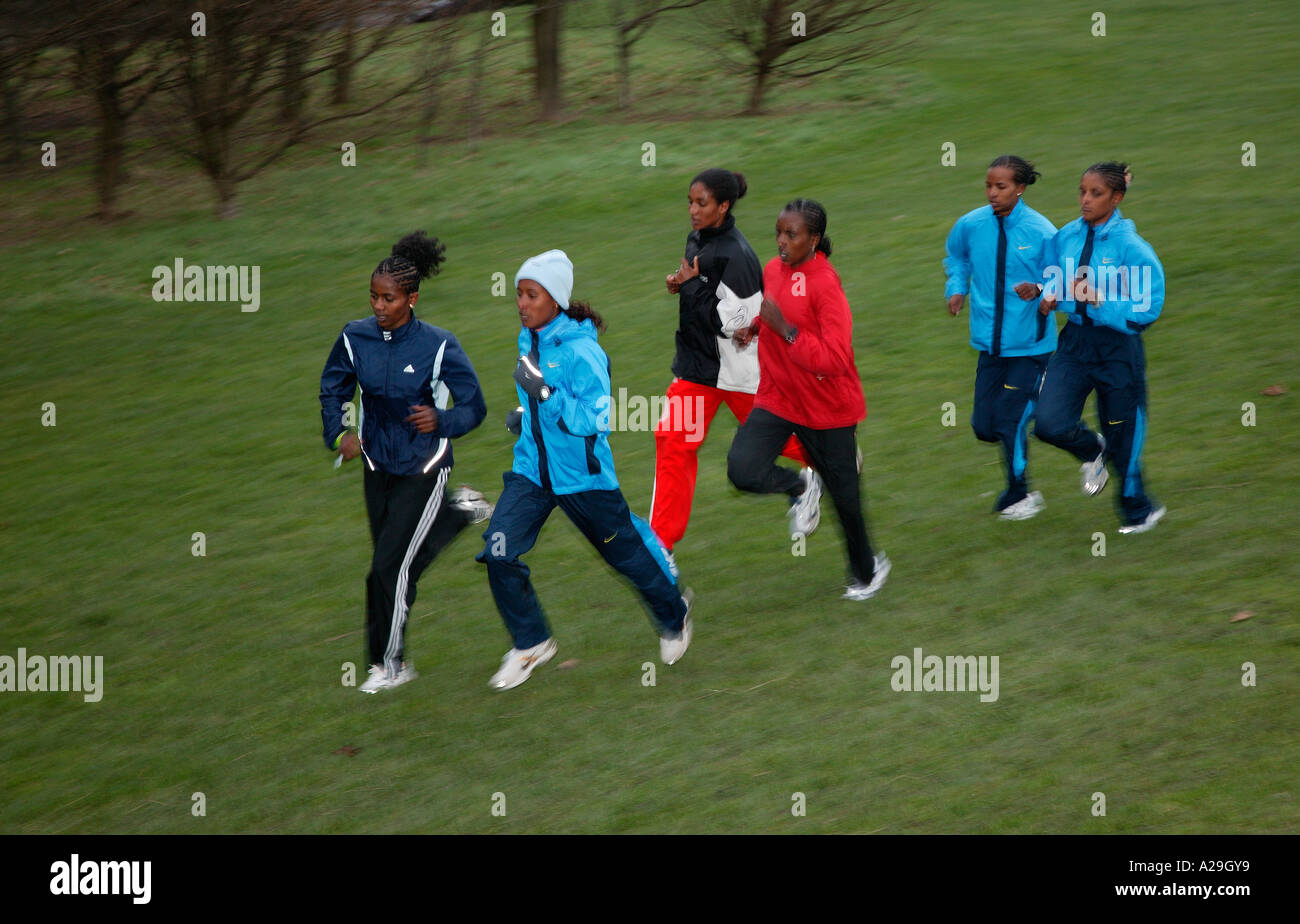 Professional, Event, Sportler üben, Aufwärmen, vor internationalen cross Country Rennen Stockfoto