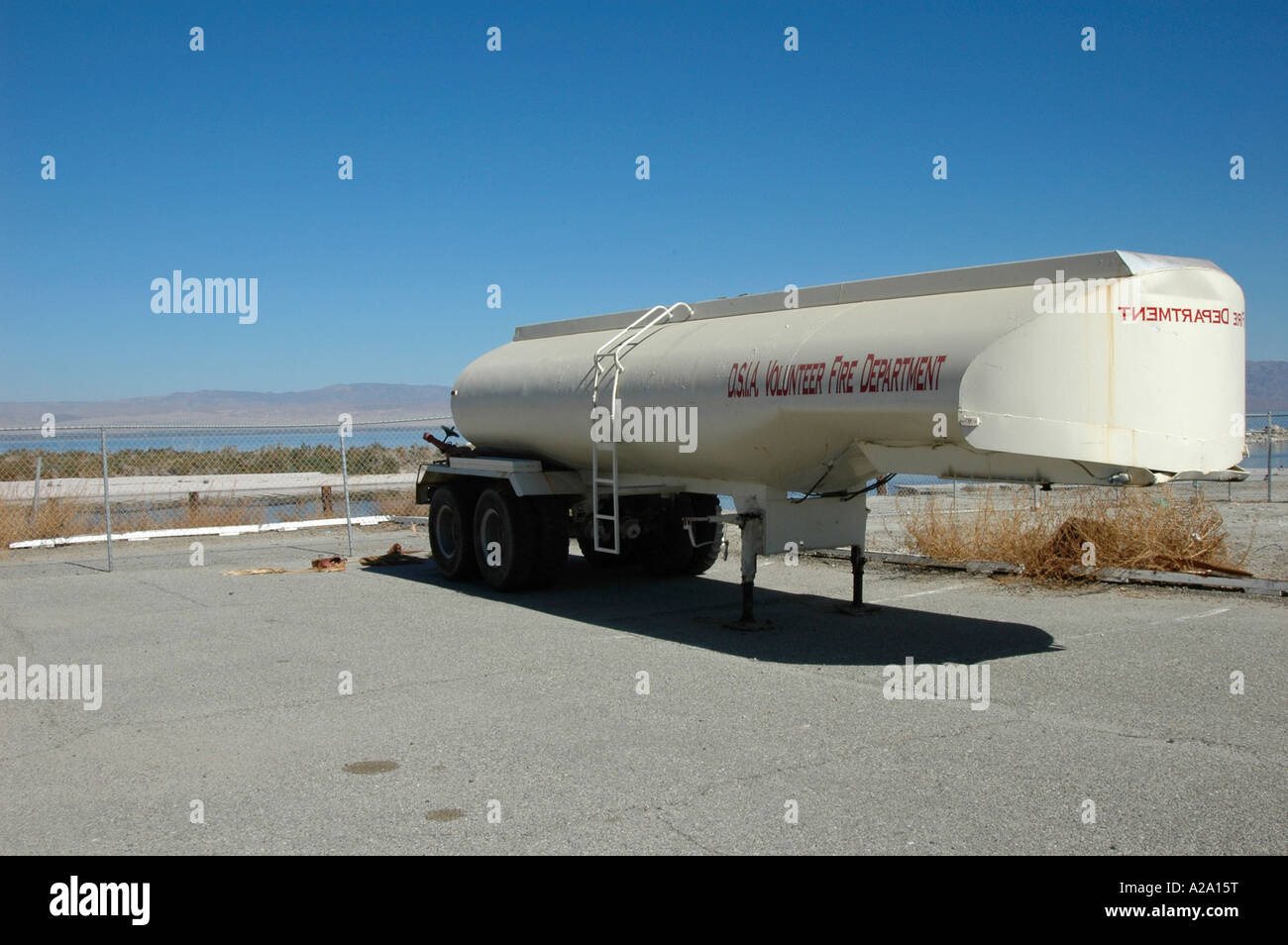 Feuerwehr Wasser Tanker, Desert Shores, an den Ufern der Salton Sea, Kalifornien, USA. Stockfoto