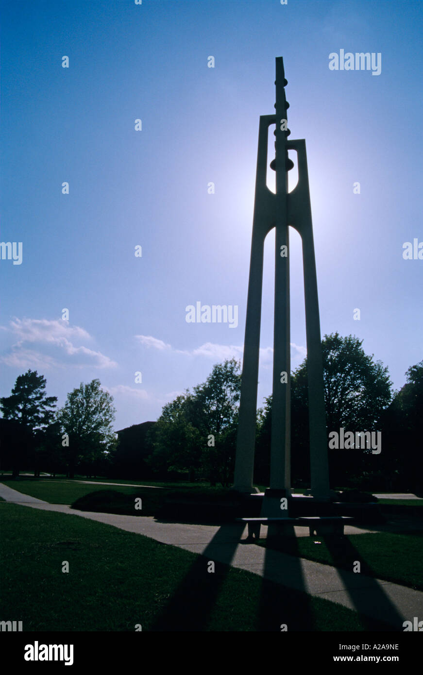 Glockenturm auf dem Campus der Washburn University in Topeka, Kansas. Stockfoto