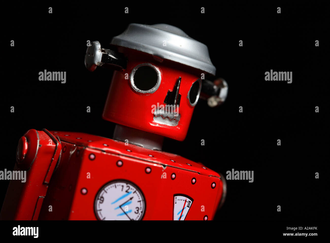 Automatisierung. Rote Roboter. Tin Toy Roboter, verzinnt Roboter. Retro Roboter. Robotik. Stockfoto