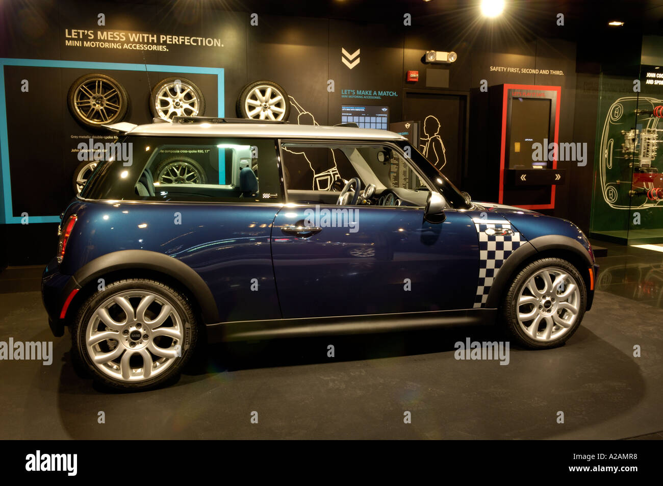 2006 MINI Cooper S Checkmate an der 2006 North American International Auto Show in Detroit Michigan Stockfoto