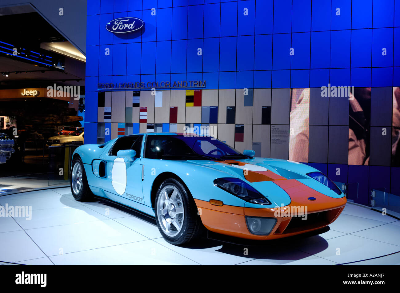 2006 Ford GT mit in das besondere Erbe blau und orange Lackierung auf der North American International Auto Show 2006 Stockfoto