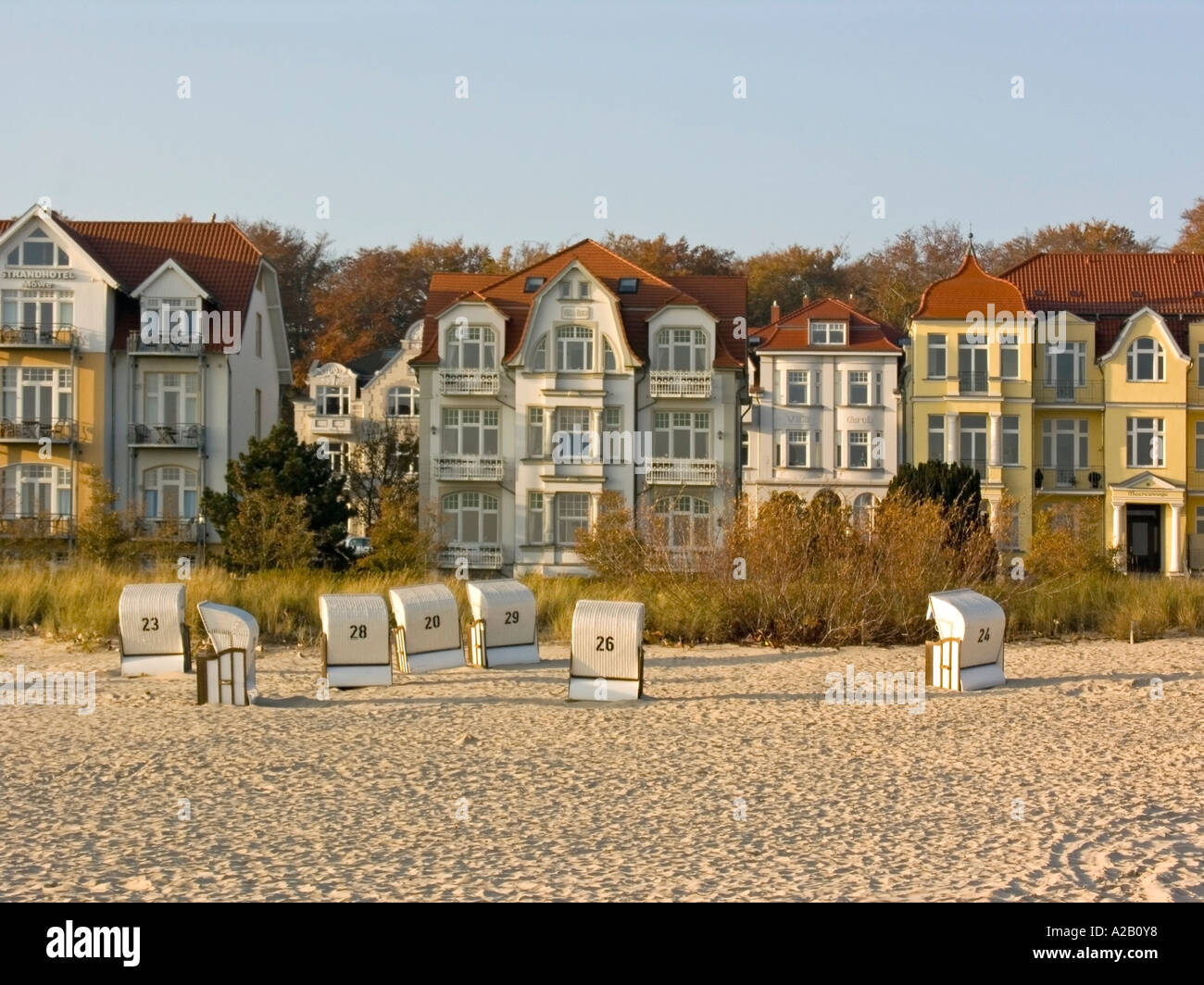 neuen und sanierten Villen und Wohnung befindet sich am Strand von Bansin Insel Usedom Stockfoto neuen und sanierten Villen und Wohnung befindet sich am Strand von Bansin Insel Usedom Stockfoto