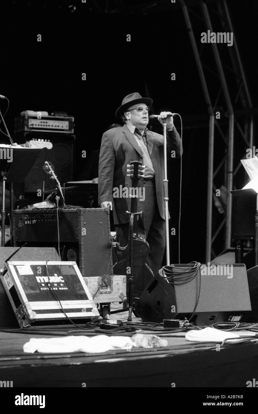 Van Morrison erklingt in Babingdon 24 im Jahr 2001 Babington House Somerset England UK Stockfoto