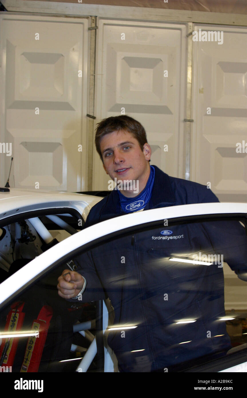 Vorkommenheit Duval belgischen World Rallye-Fahrer steigt in seinem Ford Focus WRC Rallye-Auto. Stockfoto