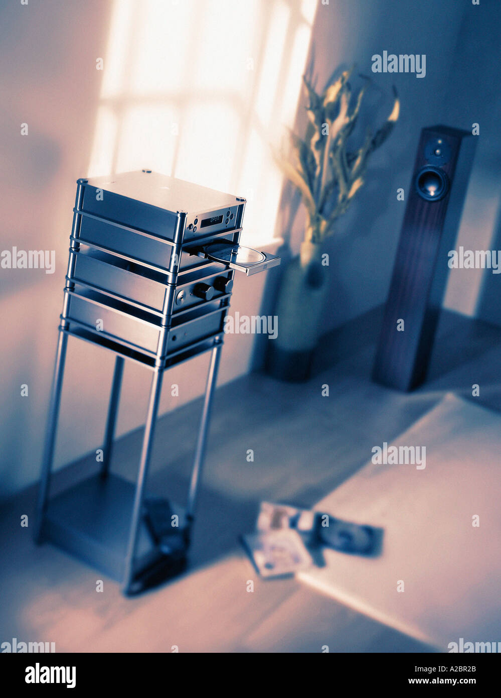 TEURE HI-FI-SYSTEM IN LUXUS WOHNUNG Stockfoto