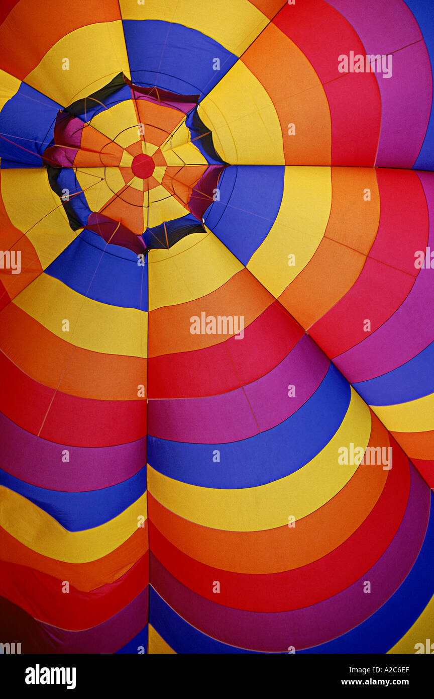 Hot Air Balloon Farben strahlen nach außen von einem achteckigen Muster Zentrum POV HERR © Myrleen Pearson. ....... Ferguson Cate Stockfoto