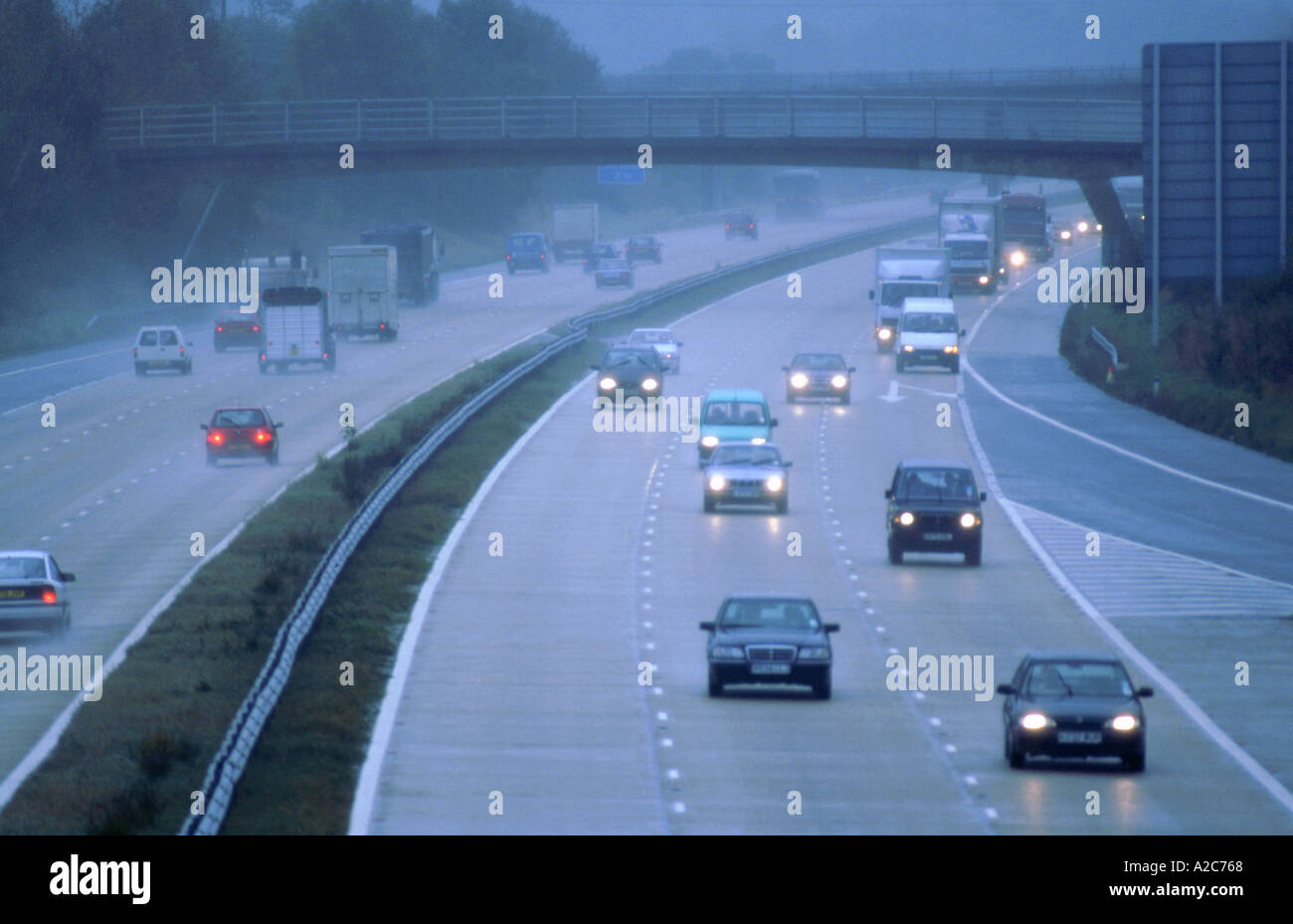 M27 Autobahn bei schlechtem Wetter Stockfoto