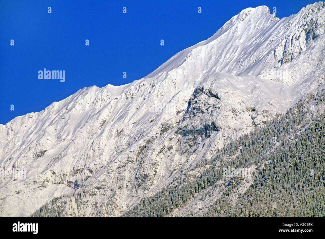 Auf dem Berg kann Baerenkopf im Karwendelgebirge man ein Gesicht sehen. Stockfoto