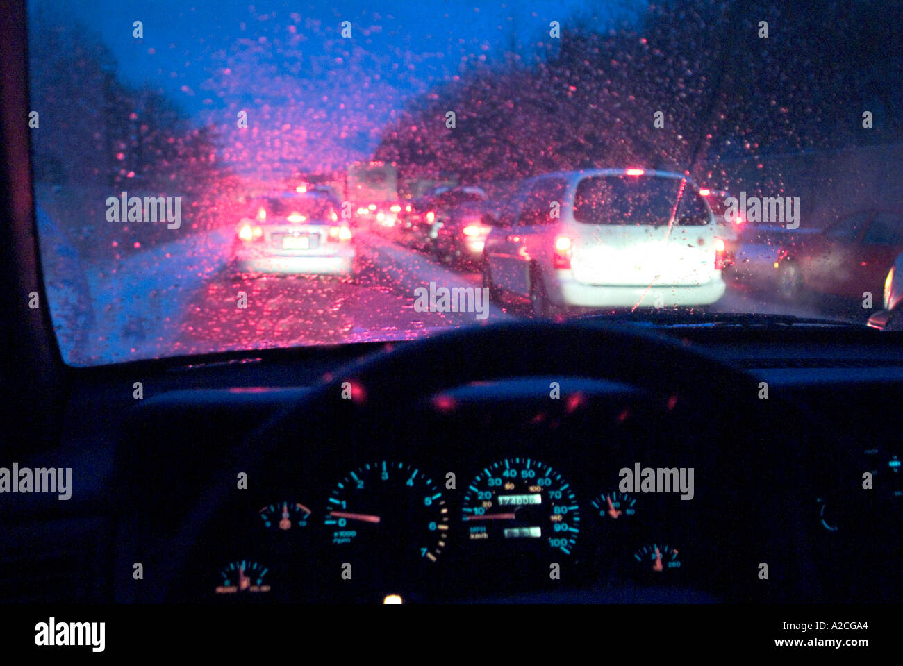 Autos auf der Autobahn bei Regenwetter, Philadelphia USA Stockfoto