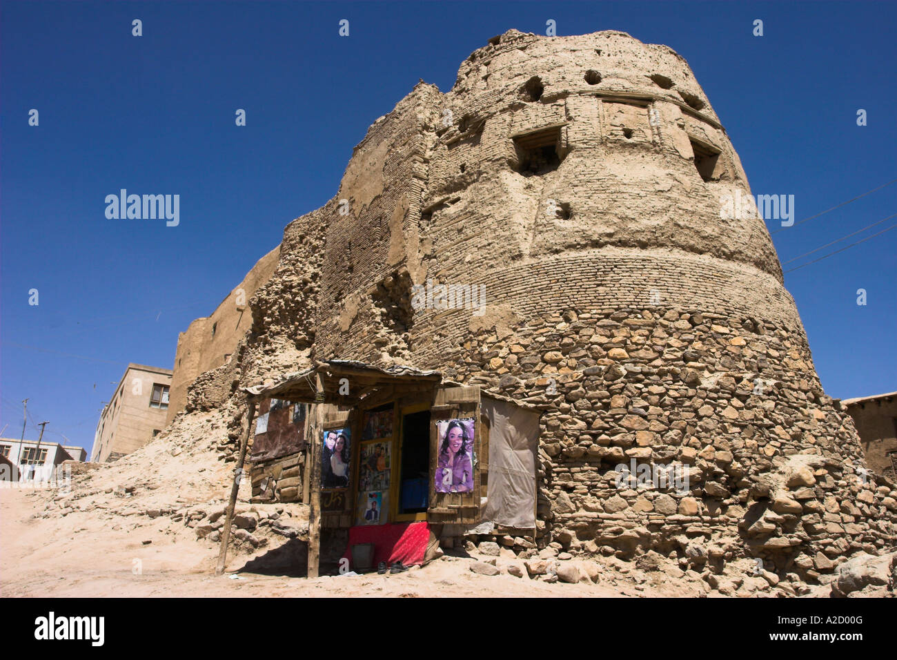 AFGHANISTAN Gazni Shop neben der alten Mauern der Zitadelle Stockfoto