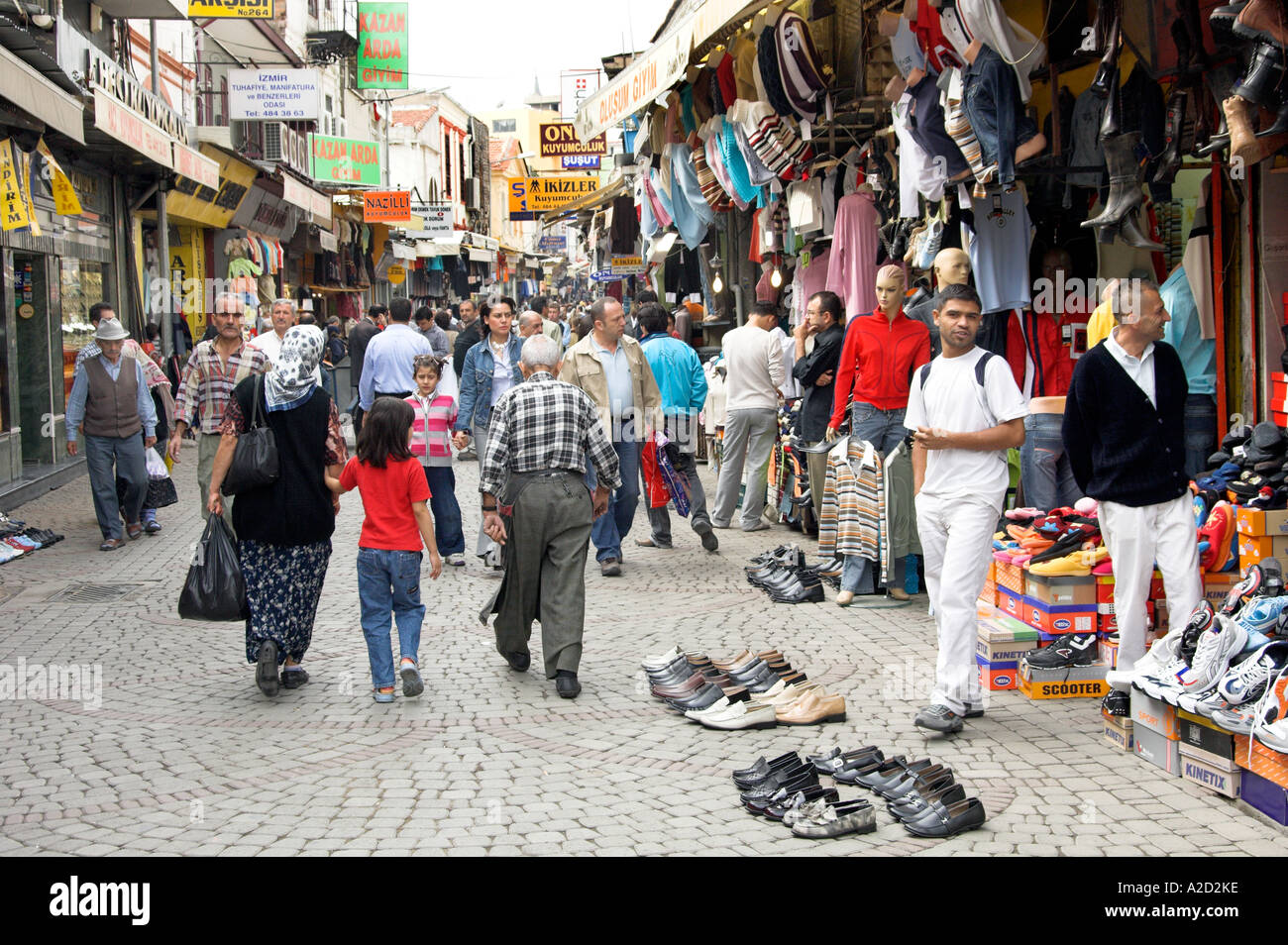 Shopping Street oder Basar in Izmir, Türkei. Stockfoto