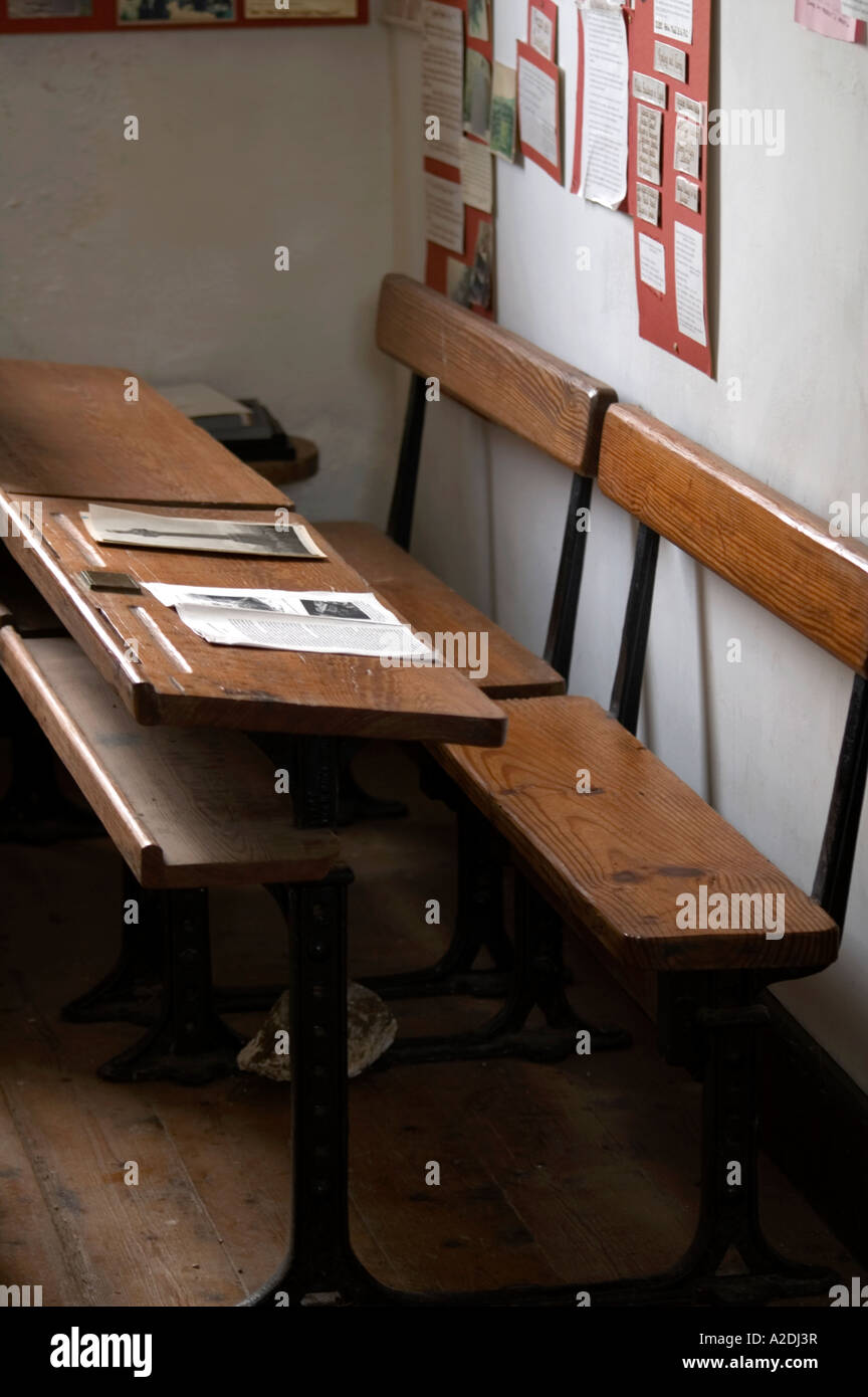 Old School Desks Nostalgia Stockfotos Old School Desks Nostalgia