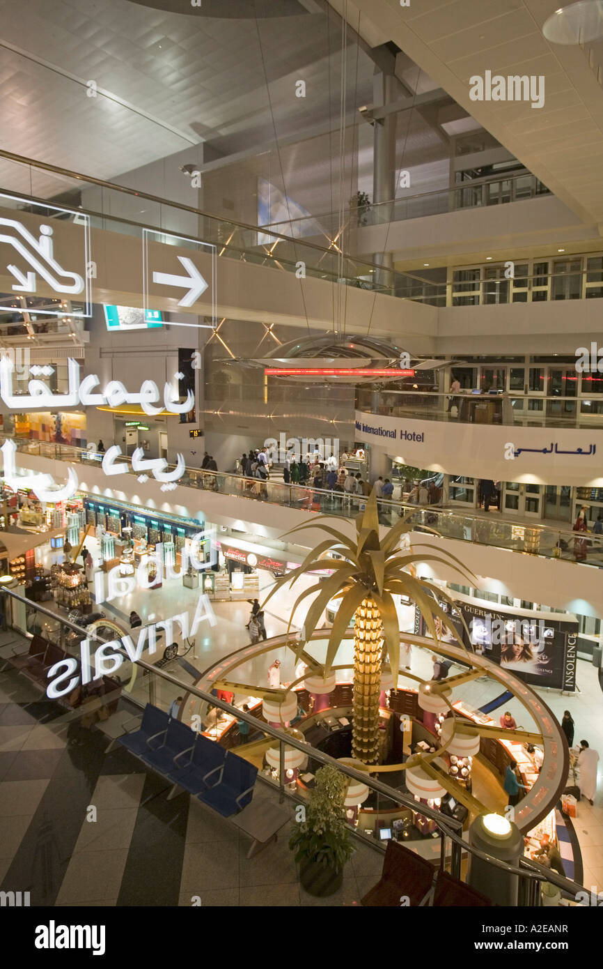 Dubai International Airport Dubai Vereinigte Arabische Emirate Sheikh Rashid Terminal Duty-Free shopping-zone Stockfoto