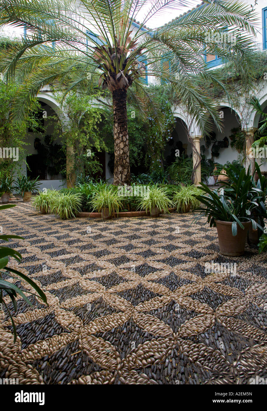Pebble Mosaik Innenhof im 15. Jahrhundert Viana Palast Cordoba Andalusien, Spanien. 2006 Stockfoto
