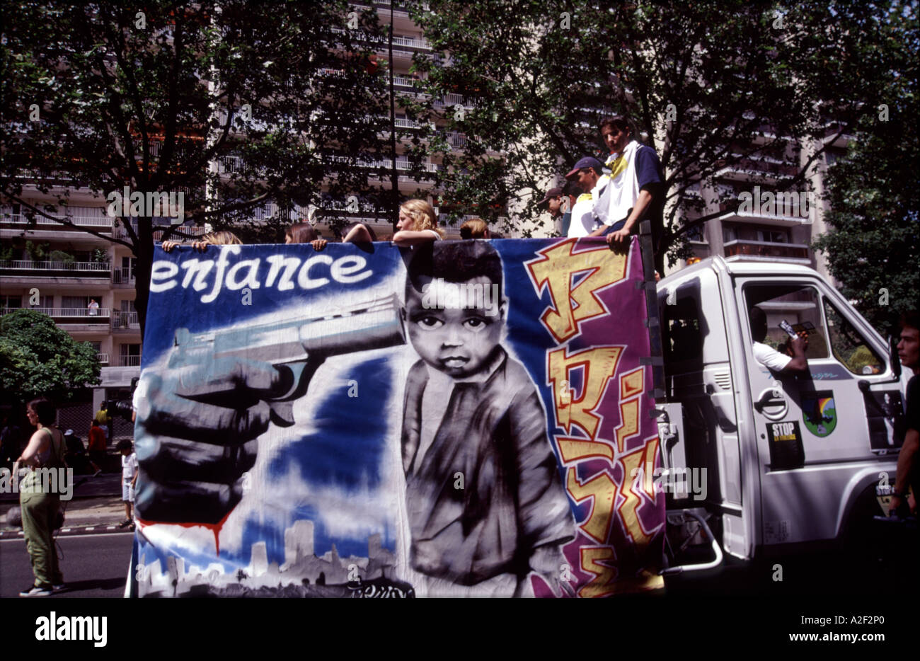 Demonstranten gehen auf die Straße in Paris, Frankreich, ein Anti-Gewalt- und Anti-Gun Demonstration Stockfoto