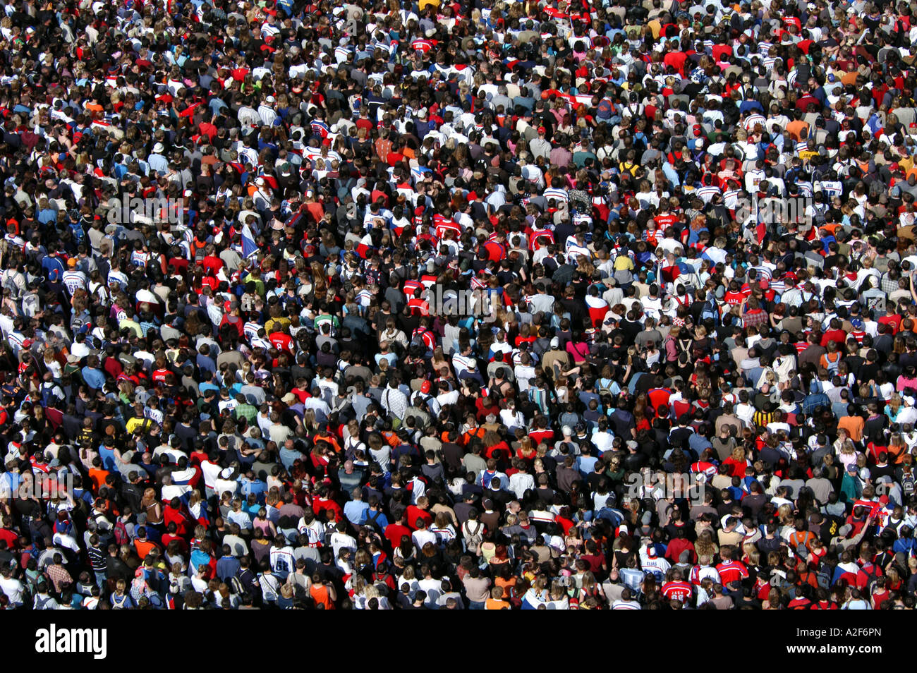 Riesige Menschenmenge von Eishockey-Fans feiern einen Sieg des tschechischen Teams in der Eishockey-Weltmeisterschaft. Stockfoto
