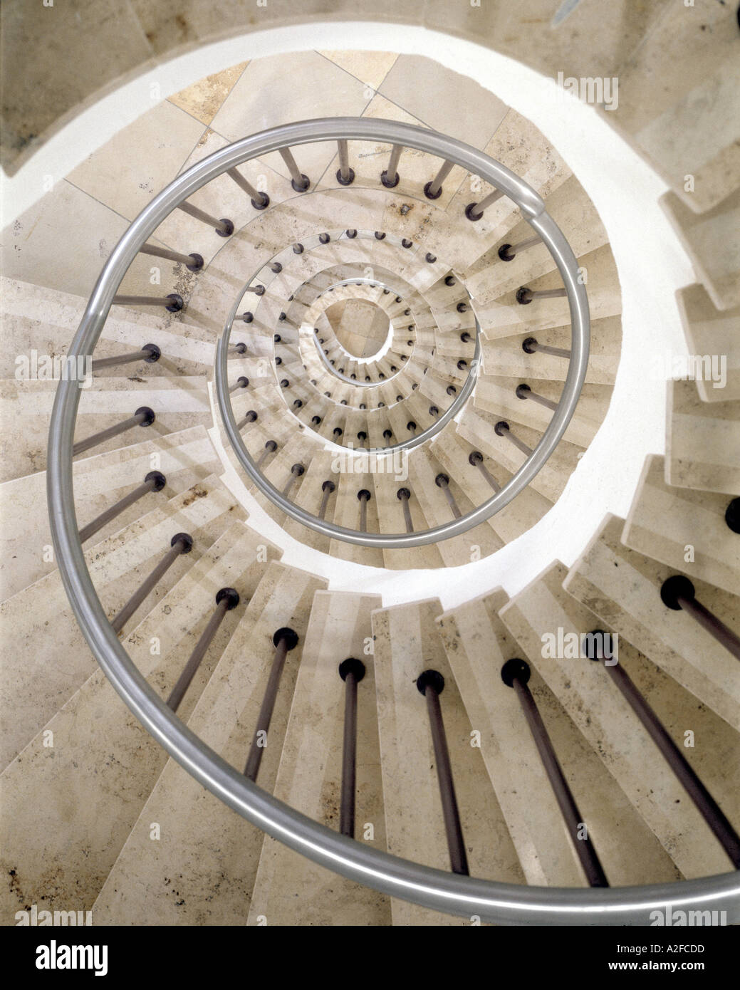 Stein-Wendeltreppe Linacre College "Rial Ansicht Treppe Muster mit Metall Handlauf. Architekt: ECD Partnerschaft Stockfoto