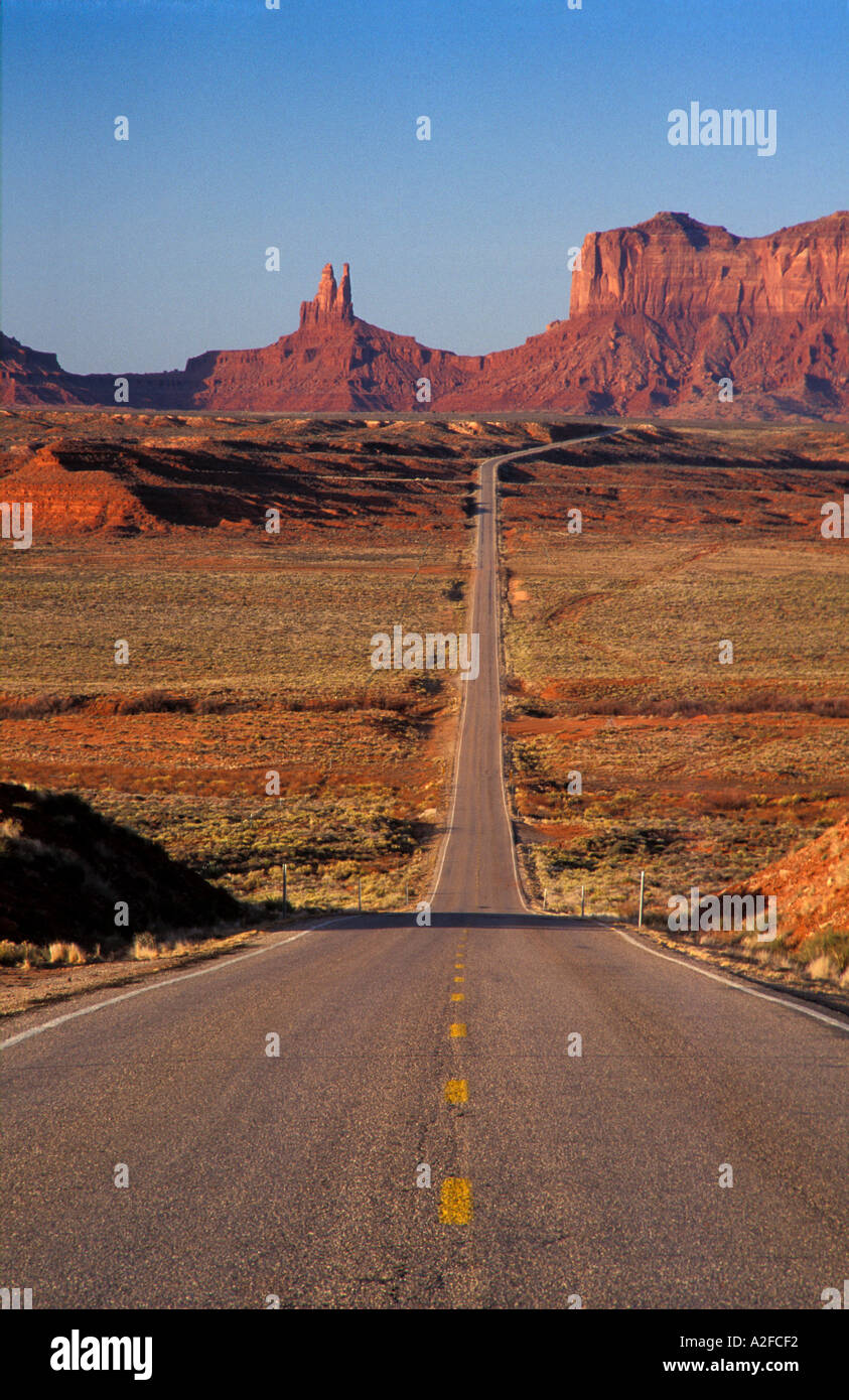 Verschwindende Straße Monument Valley Utah USA Stockfoto