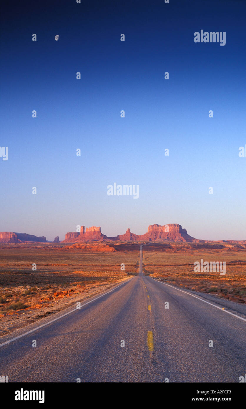 Verschwindende Straße Monument Valley Utah USA Stockfoto