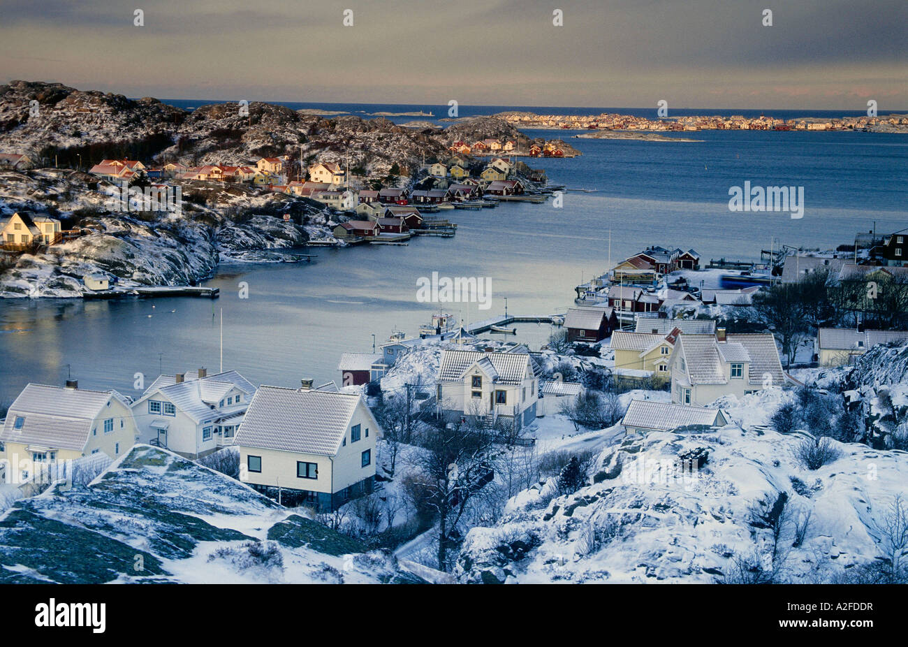 Verschneiten Küste Landschaft Schwedens Tjourn Bohuslan Stockfoto