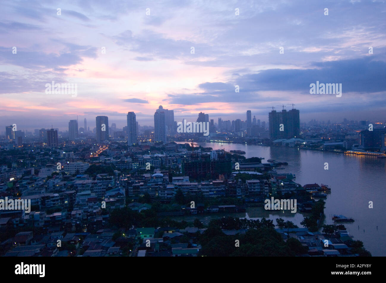 Bangkok Skyline Nacht Stockfoto