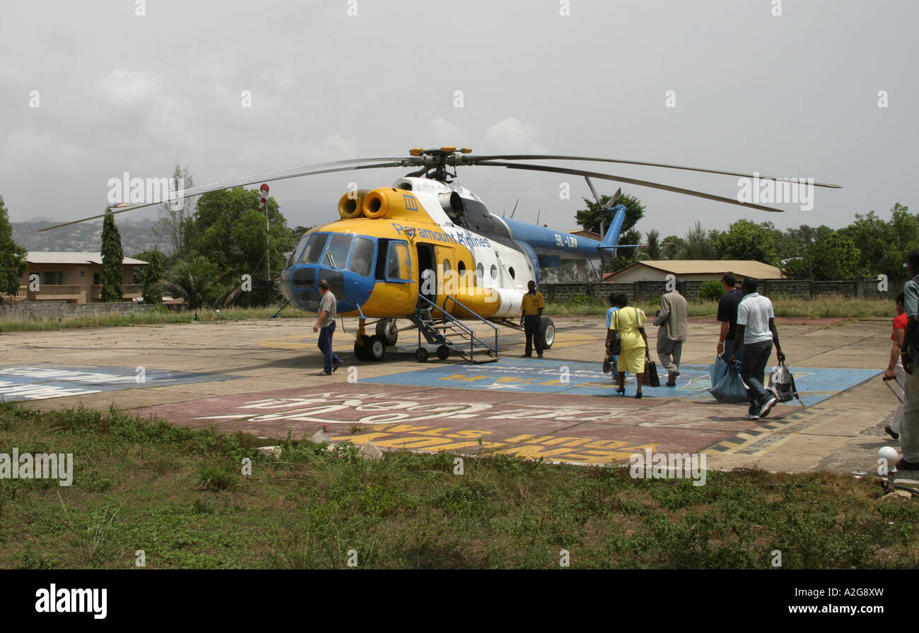 Freetown Sierra Leone Paramount Airways Mi8 am Mammy Yoko Heliport Stockfoto