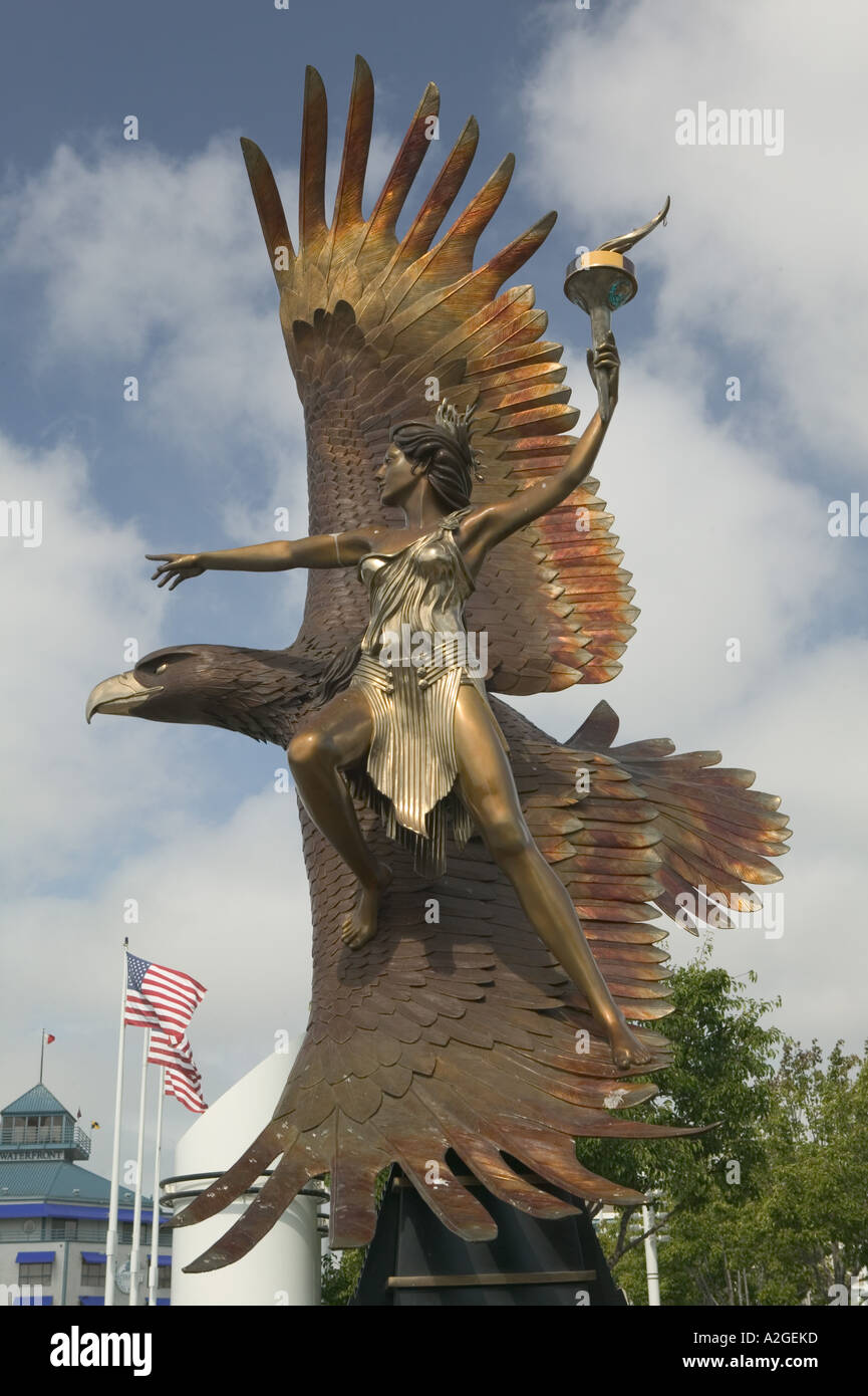 USA, California, Jack London Square in Oakland Cheemah, Mutter der Geist-Feuer-Skulptur Stockfoto