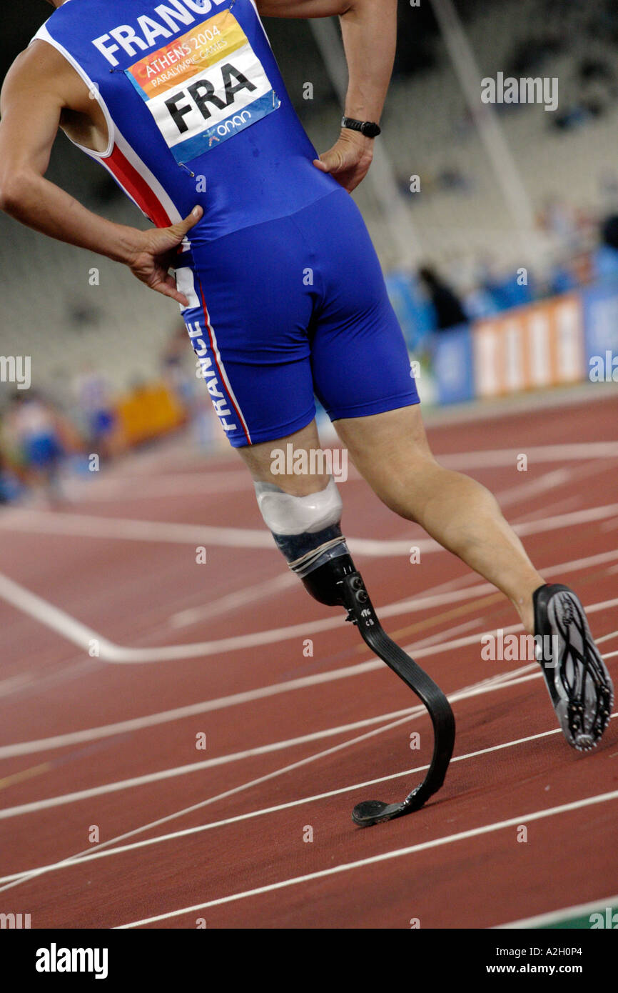 Dominique Andre FRA Silber in der Mens 4 x 100m T42 T46 Kategorie letzte während der Paralympischen Spiele 2004 in Athen Stockfoto