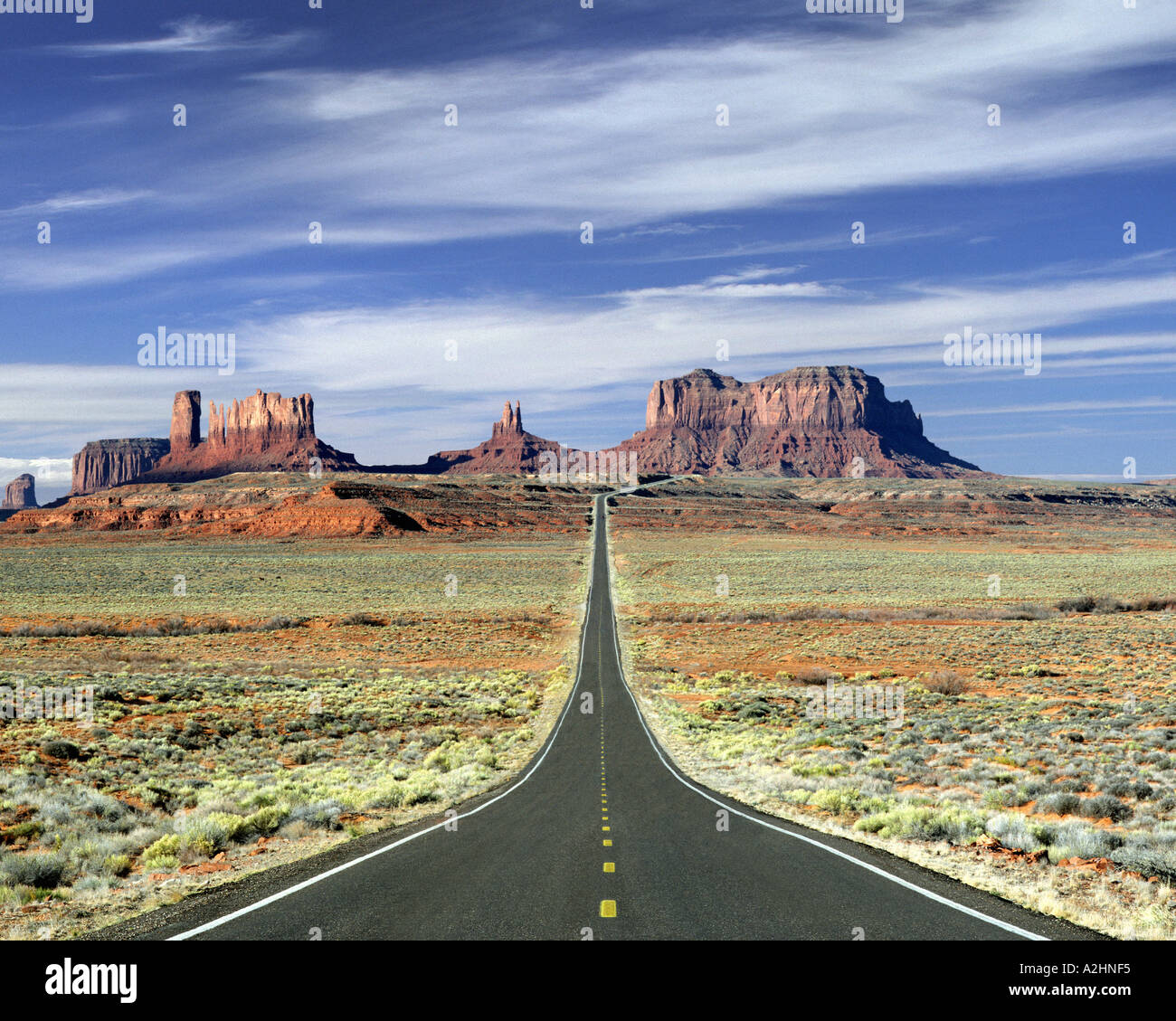 USA - ARIZONA: Highway 163 über Monument Valley Stockfoto