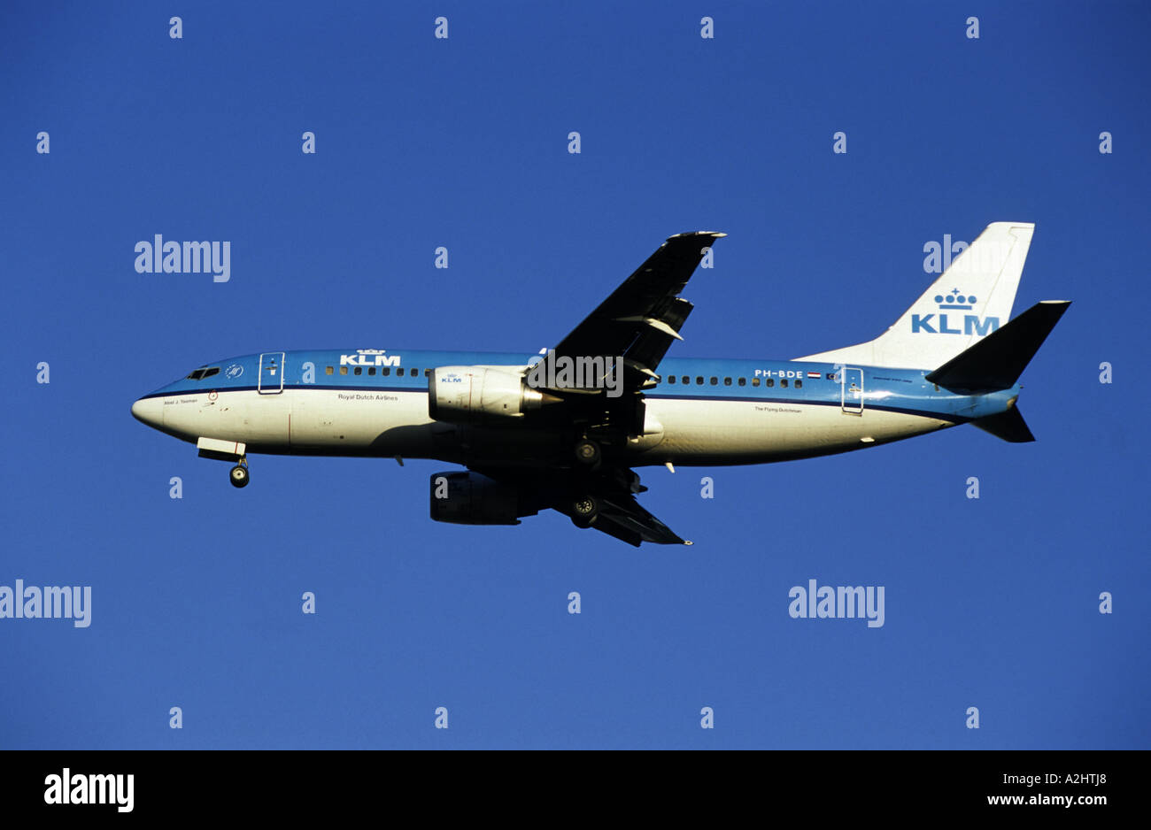 KLM-Boeing 737-306 Flugzeug nähert sich der internationale Flughafen Birmingham, West Midlands, England, UK Stockfoto